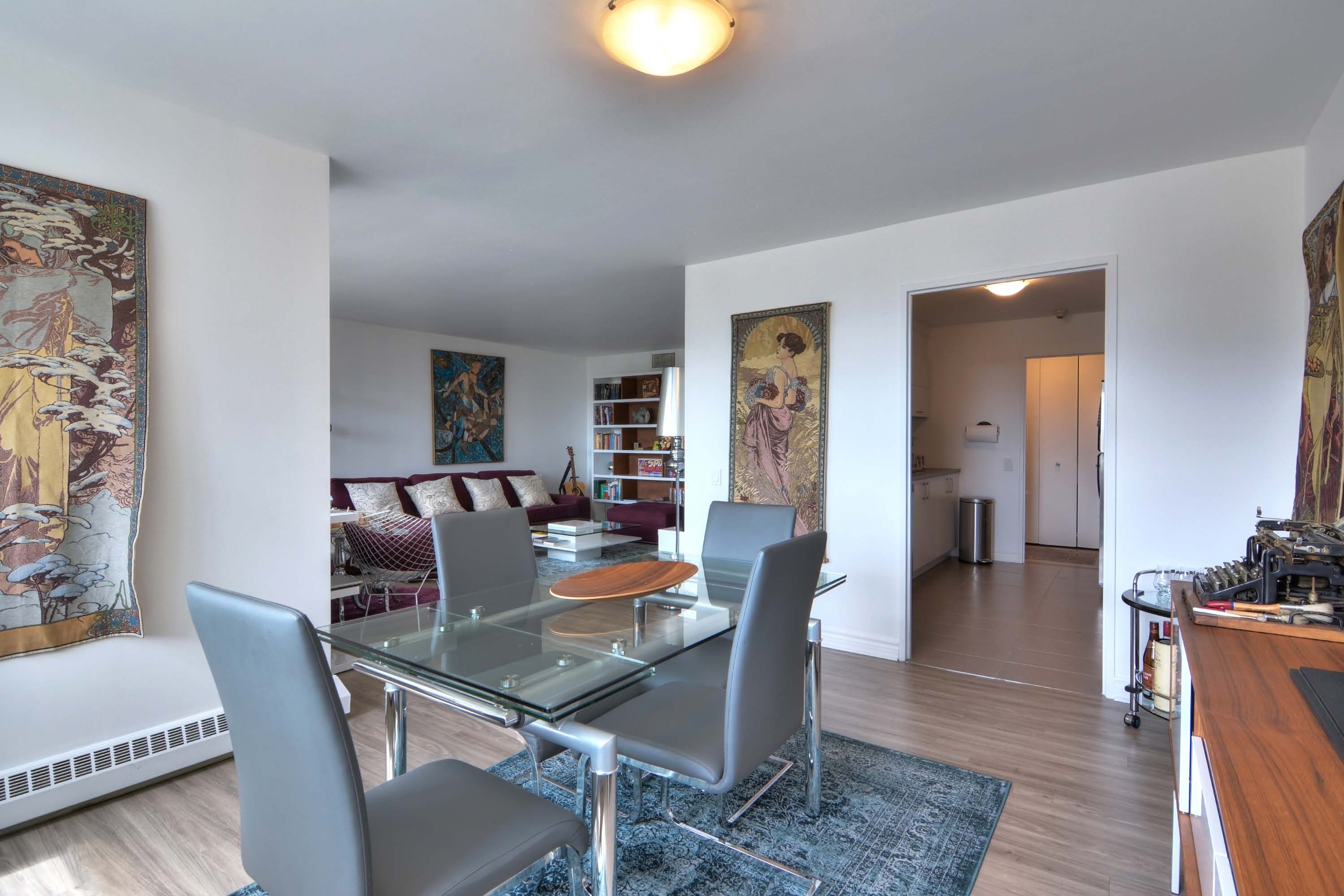 Montreal Downtown Luxurious 2 Bedroom Apartments For Rent At Le Parc   Luxurious 2 Bedroom Apartments For Rent In Montreal At Le Parc Photo 3 RentQuebecApartments L1789