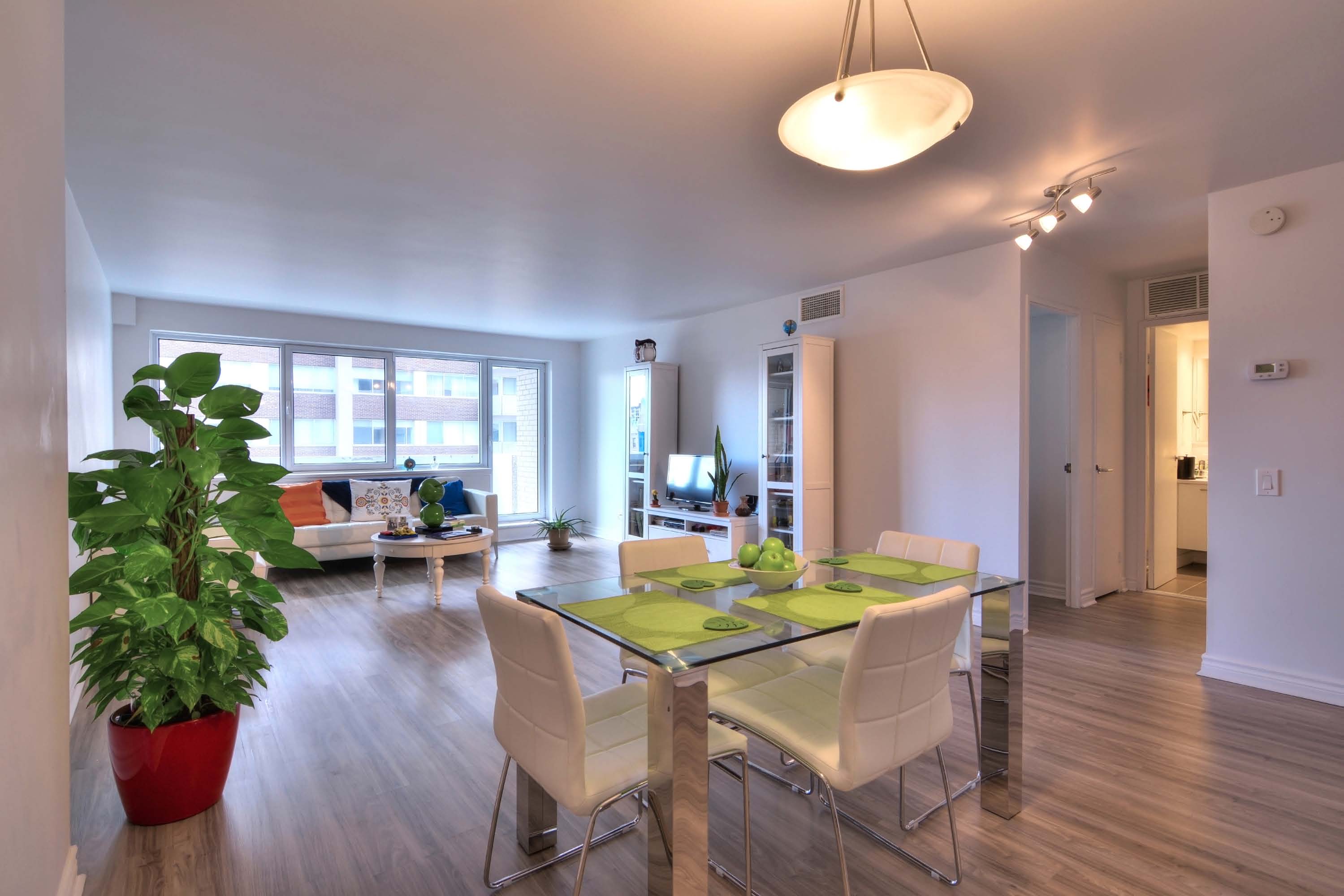 Montreal Downtown Luxurious 2 Bedroom Apartments For Rent At Le Parc   Luxurious 2 Bedroom Apartments For Rent In Montreal At Le Parc Photo 4 RentQuebecApartments L1788